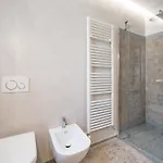 Sunshine - Luxury Property, With Pool & Large Private Garden, Few Steps From The Beach, Ideal For Families, Large Groups And People With Mobility Issuess Dervio