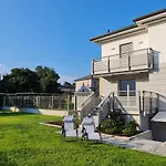 Sunshine - Luxury Property, With Pool & Large Private Garden, Few Steps From The Beach, Ideal For Families, Large Groups And People With Mobility Issuess Dervio