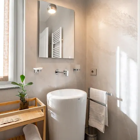 Sunshine - Luxury Property, With Pool & Large Private Garden, Few Steps From The Beach, Ideal For Families, Large Groups And People With Mobility Issuess * Дервио