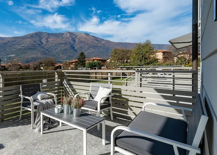 Sunshine - Luxury Property, With Pool & Large Private Garden, Few Steps From The Beach, Ideal For Families, Large Groups And People With Mobility Issuess Dervio