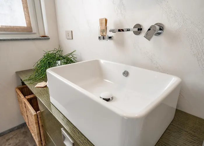 Sunshine - Luxury Property, With Pool & Large Private Garden, Few Steps From The Beach, Ideal For Families, Large Groups And People With Mobility Issuess * Dervio