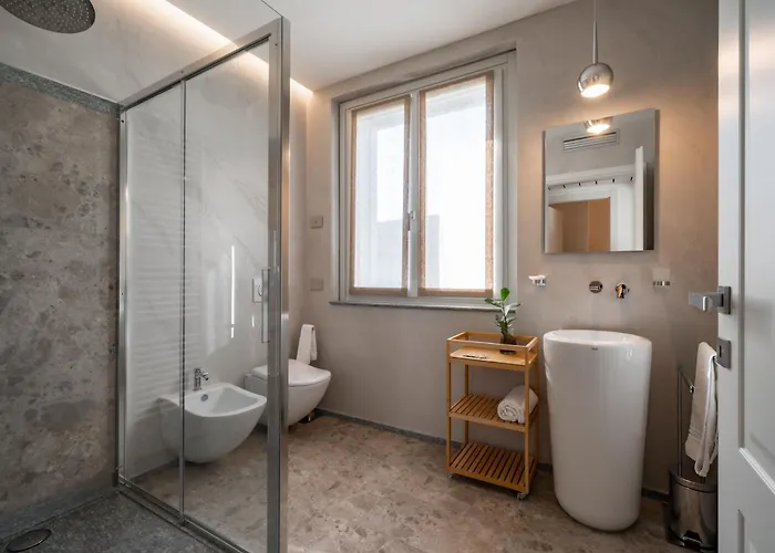 Sunshine - Luxury Property, With Pool & Large Private Garden, Few Steps From The Beach, Ideal For Families, Large Groups And People With Mobility Issuess * Dervio