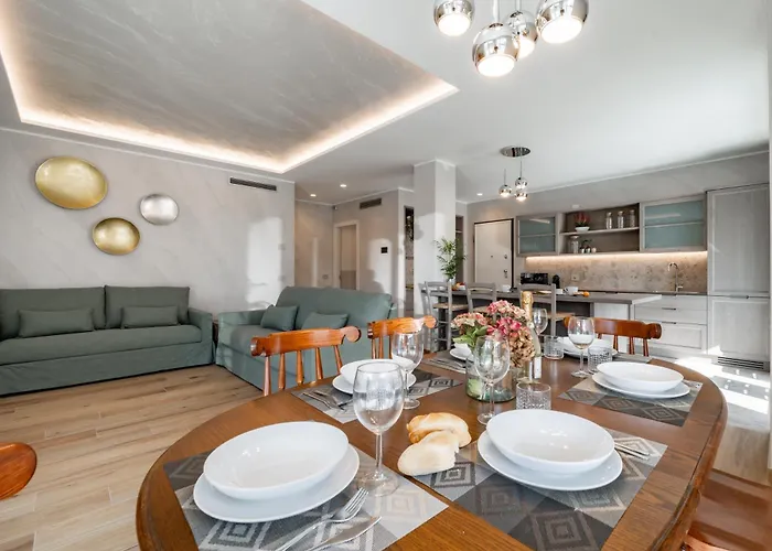 Sunshine - Luxury Property, With Pool & Large Private Garden, Few Steps From The Beach, Ideal For Families, Large Groups And People With Mobility Issuess *