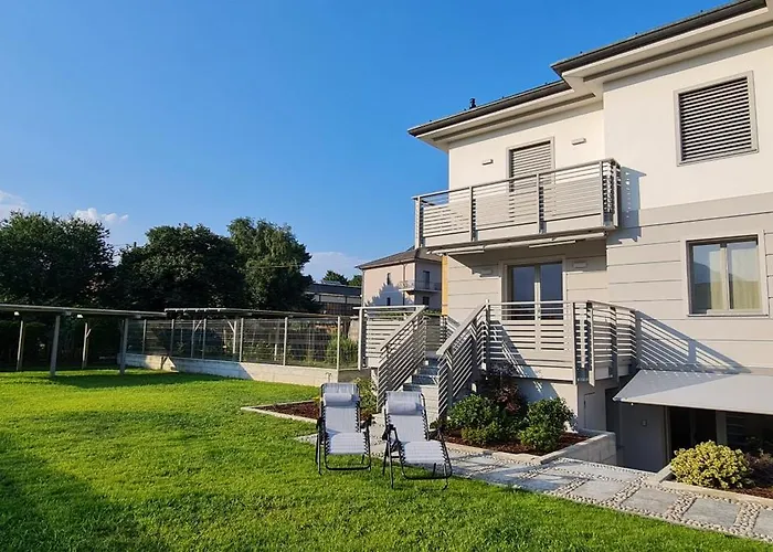 Sunshine - Luxury Property, With Pool & Large Private Garden, Few Steps From The Beach, Ideal For Families, Large Groups And People With Mobility Issuess Dervio