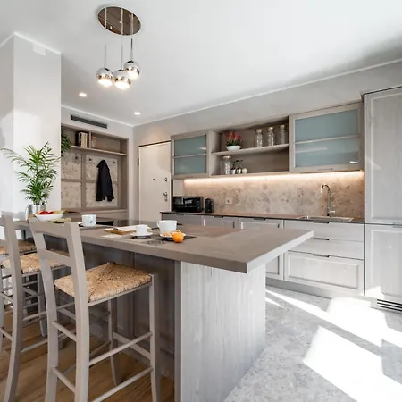 Sunshine - Luxury Property, With Pool & Large Private Garden, Few Steps From The Beach, Ideal For Families, Large Groups And People With Mobility Issuess 빌라 *